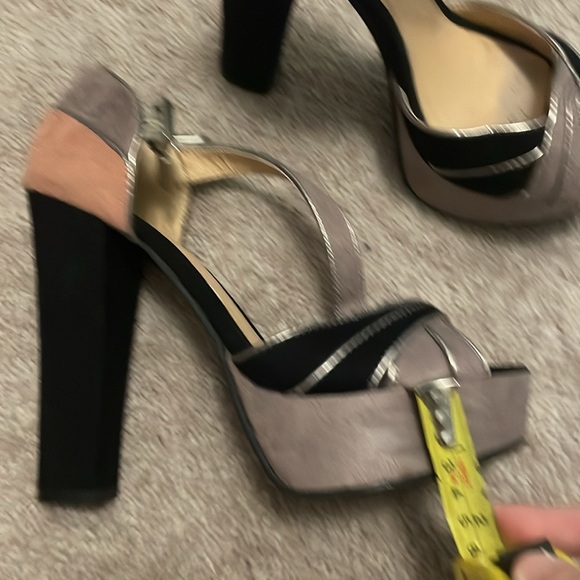 Laurel Conrad Platform Shoes - Picture 9 of 10